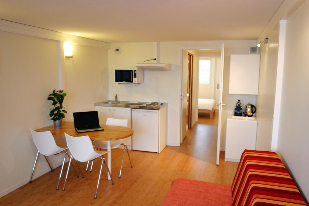 Hôtel Pierre Blanche Chatillon-en-Michaille Zimmer foto